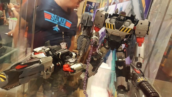 TFCon Toronto   Dealer Room Images Show Unofficial Bulkhead MTMTE Thunderclash Fall Of Cybertron Megatron More  (26 of 30)